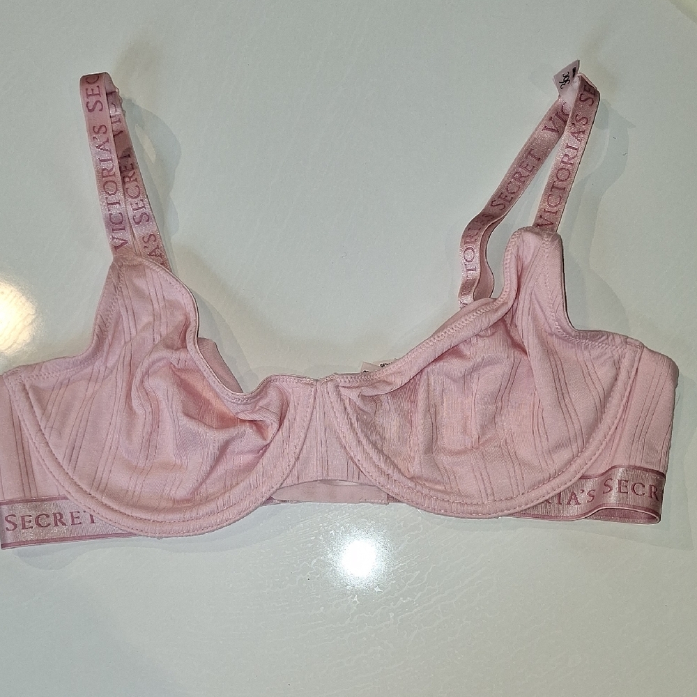 Victoria's Secret Light Pink Bra